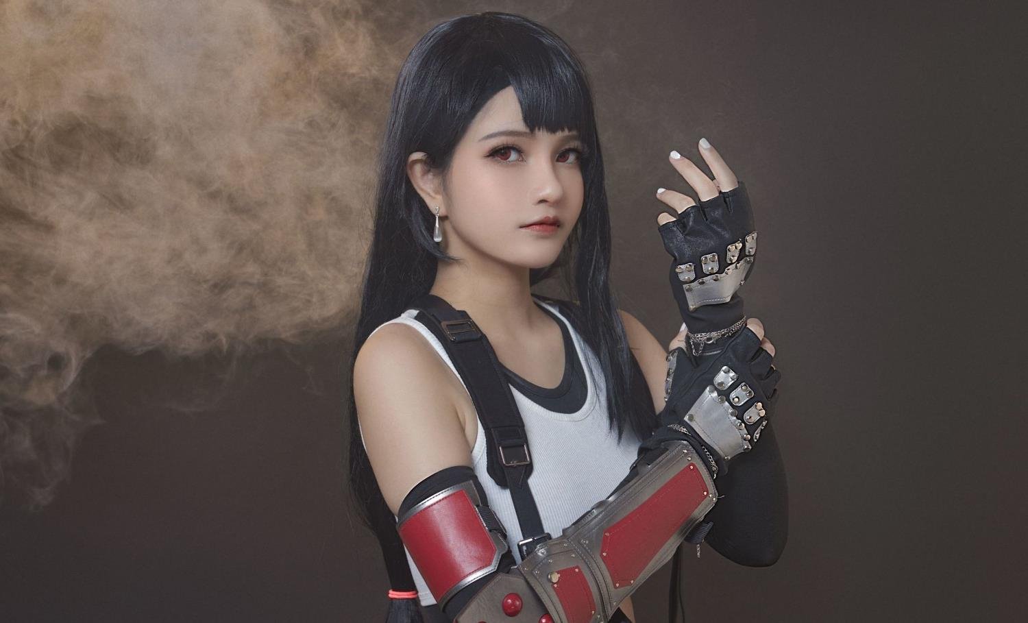 ��Ů���³鴤GIF��̬ͼ�Կ�